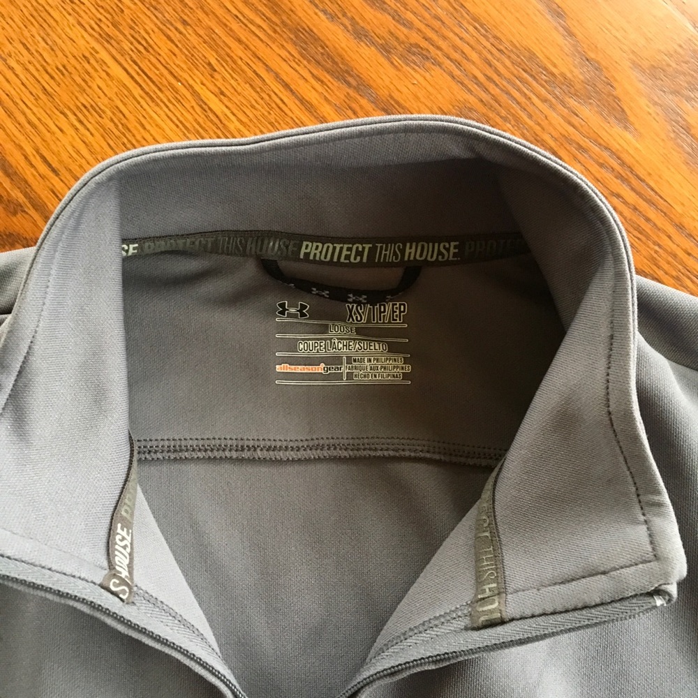 Under Armour pullover - Picture 2 of 3